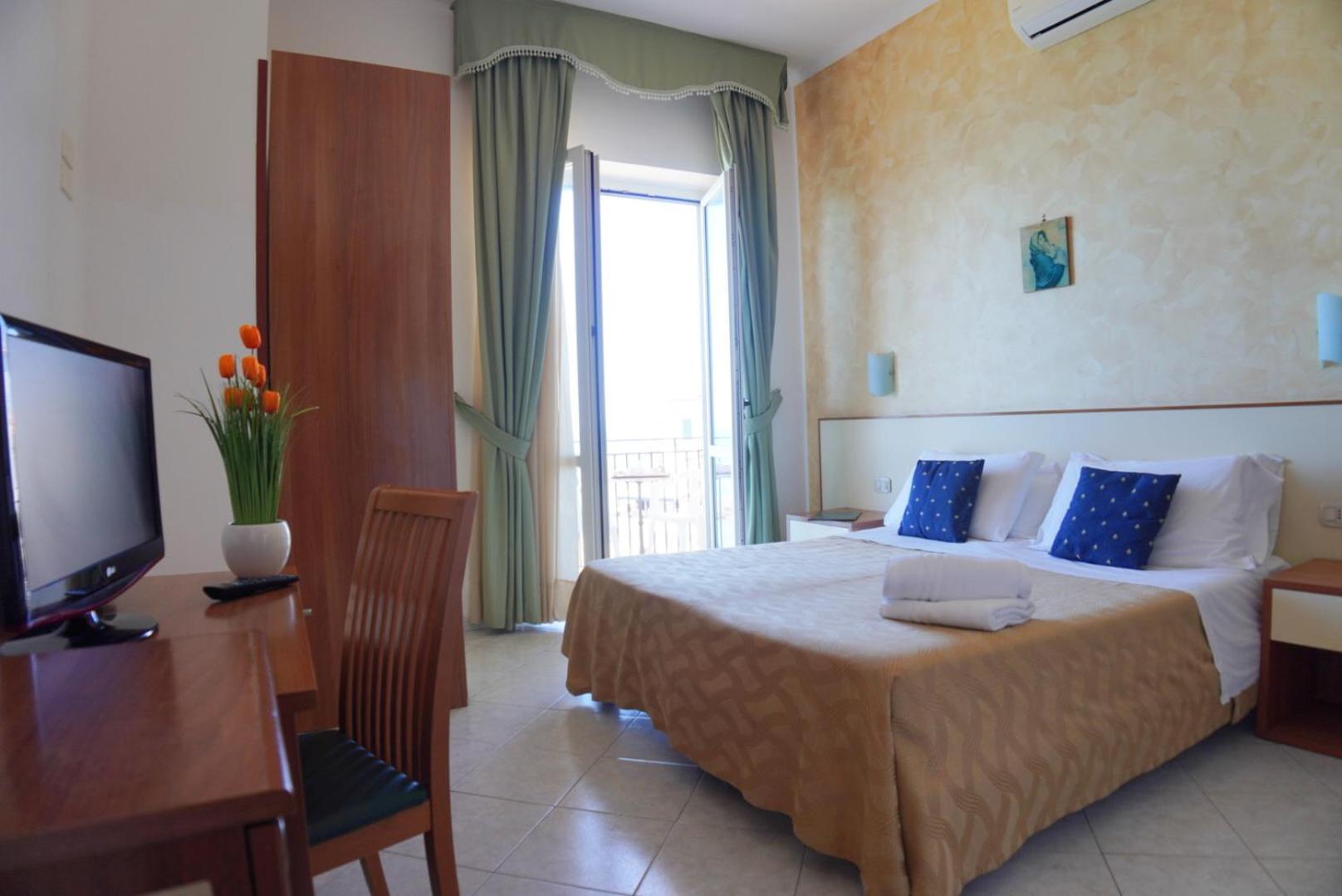 New Hotel Sonia Santa Maria di Castellabate Exterior photo