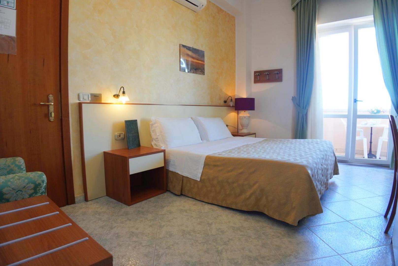 New Hotel Sonia Santa Maria di Castellabate Exterior photo